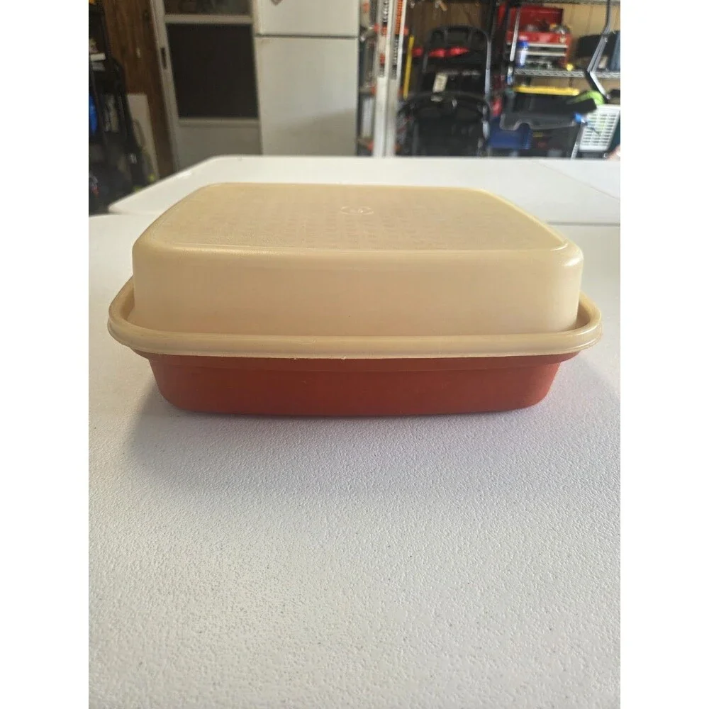 Tupperware Meat Keeper Marinade Container  With Lid Paprika Red 1294-1 Vintage